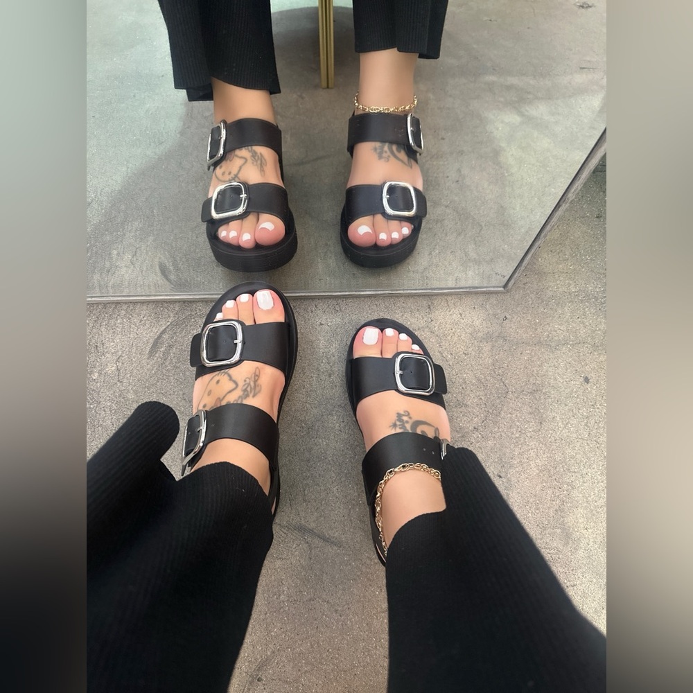 New! Chic Black Adjustable Double Buckle Platform Sandals - Picture 5 of 8